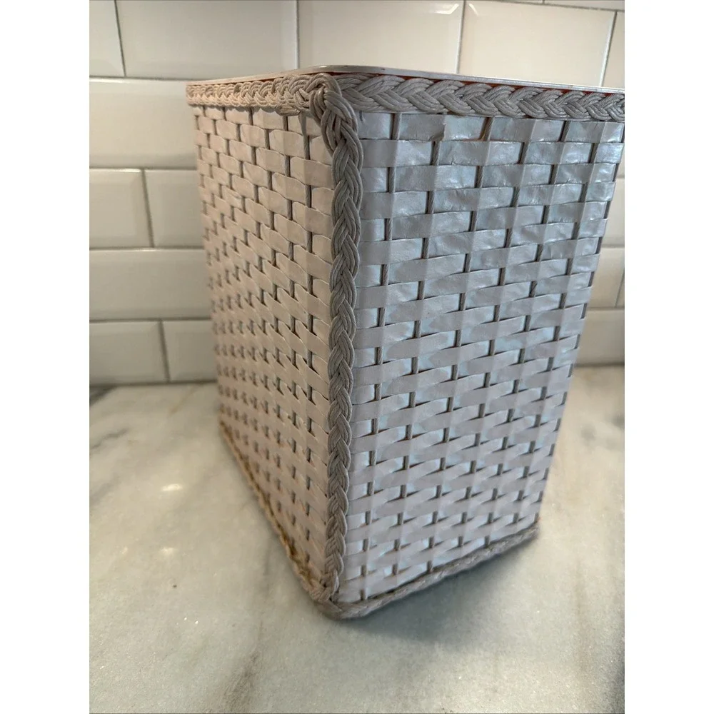 RARE! Vintage Blush Pink Wicker Shabby Trash Can/Wastebasket ES008